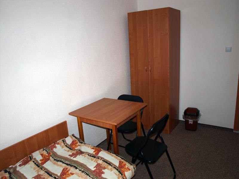 Hostel Hutnik Ostrowiec Świętokrzyski Extérieur photo